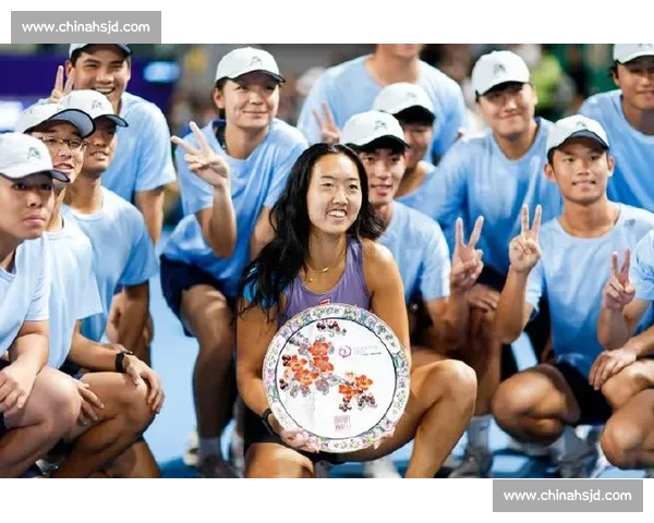 2025 广网落幕:华裔李吉妮夺冠,黄种人声中圆梦 2025 广网落幕:华裔李吉妮夺冠,黄种人声中圆梦